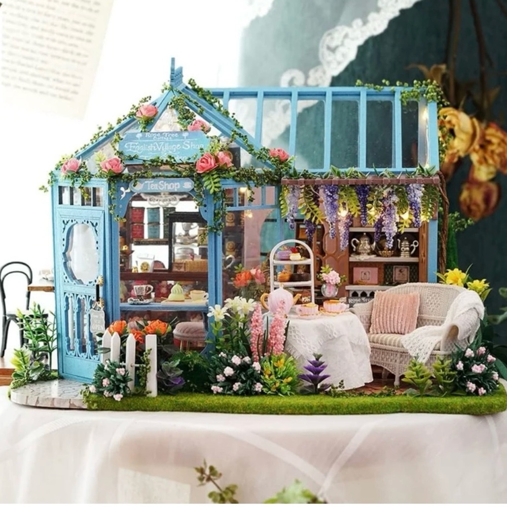 ROSE GARDEN TEA HOUSE Miniature Blue Floral Tea Shop CUTE BEE